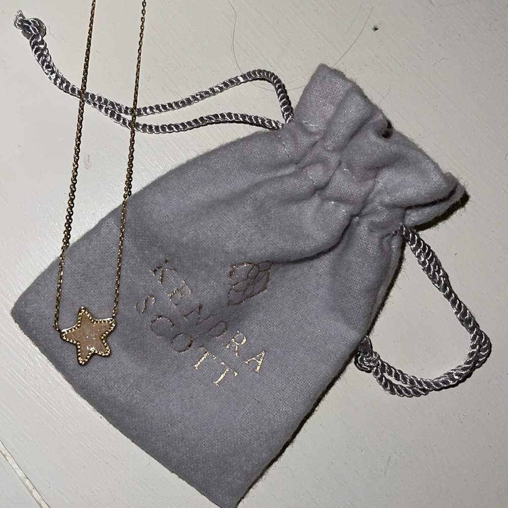 Kendra Scott star necklace